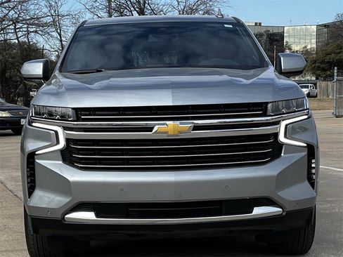 Used 2024 Chevrolet Suburban LT image 7
