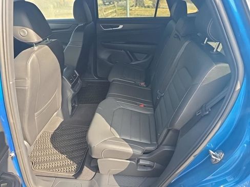 Used 2025 Volkswagen Atlas Cross Sport SEL R-Line image 23