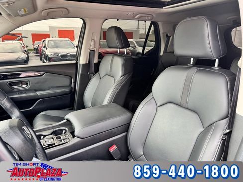 Used 2025 Honda Pilot Touring image 34