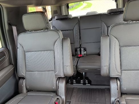 Used 2024 GMC Yukon XL Denali w/ Denali Reserve Package AWD/4WD image 20