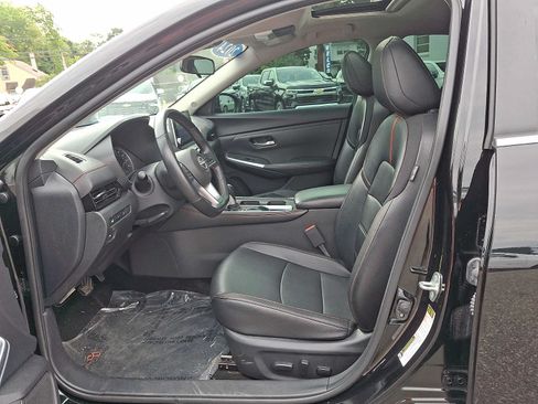 Used 2024 Nissan Sentra SR w/ SR Premium Package FWD image 10