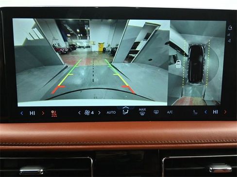 Certified 2025 Lincoln Aviator Reserve w/ Equipment Group 201A image 17