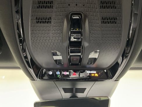 Used 2024 Cadillac Lyriq Luxury image 31