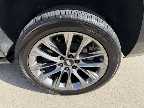 Used 2019 Cadillac Escalade Premium Luxury w/ Escalade Sport Edition RWD image 9