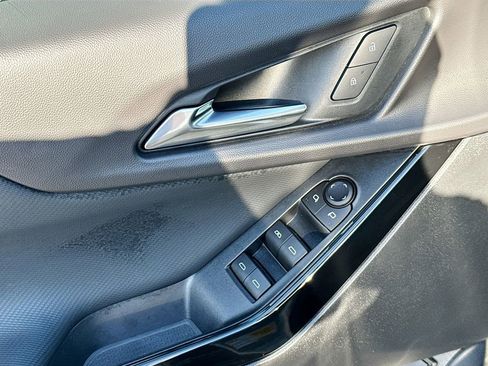 Used 2025 Chevrolet Equinox LT w/ Convenience Package II image 17