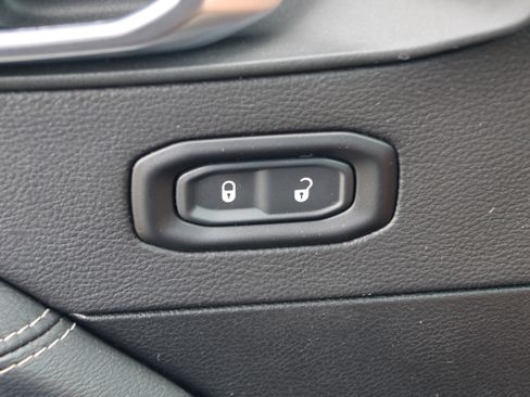 Used 2021 Jeep Gladiator Overland w/ Popular Equipment Package AWD/4WD image 11