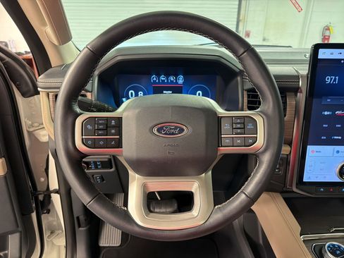 Used 2024 Ford Expedition Max Limited RWD image 16