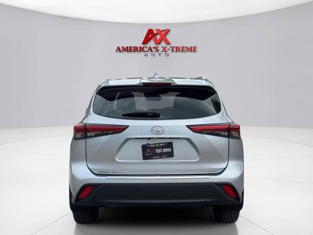 Used 2021 Toyota Highlander XLE AWD/4WD image 5