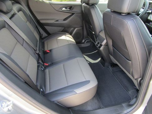 New 2026 Chevrolet Equinox LT w/ Convenience Package II image 23