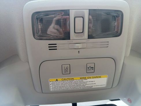 Used 2015 Subaru Forester 2.5i Touring w/ Eyesight & Navigation System AWD/4WD image 31
