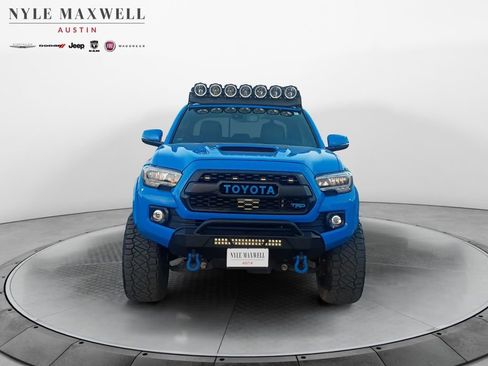Used 2020 Toyota Tacoma TRD Sport w/ TRD Premium Sport Package image 8