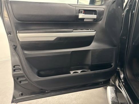 Used 2018 Toyota Tundra SR5 w/ SR5 Upgrade Package image 28