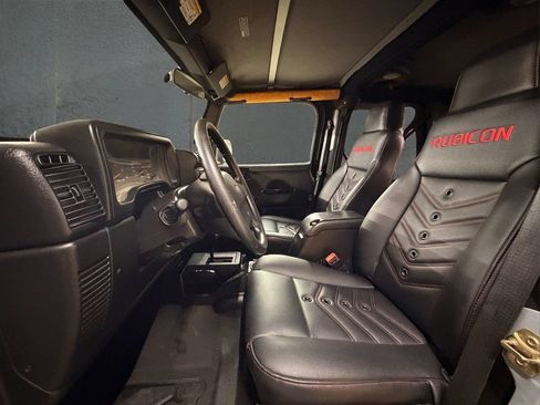 Used 2005 Jeep Wrangler Rubicon AWD/4WD image 10