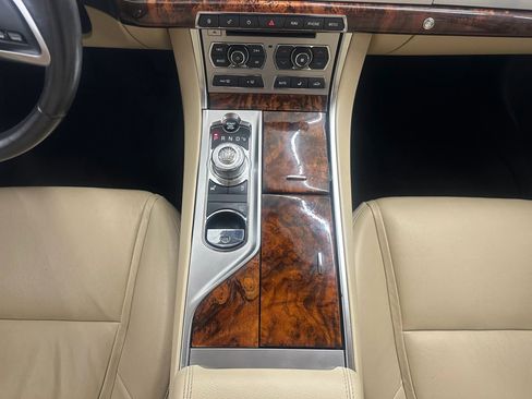 Used 2015 Jaguar XF Premium image 20