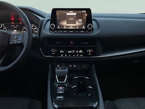 Certified 2025 Nissan Rogue SV image 21