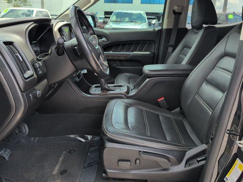 Used 2022 GMC Canyon Denali RWD image 8