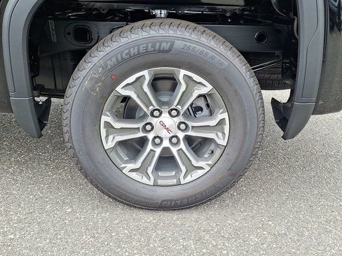 New 2026 GMC Sierra 1500 SLE image 33