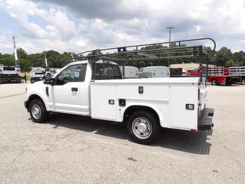 Used 2020 Ford F250 XL w/ Power Equipment Group RWD image 4