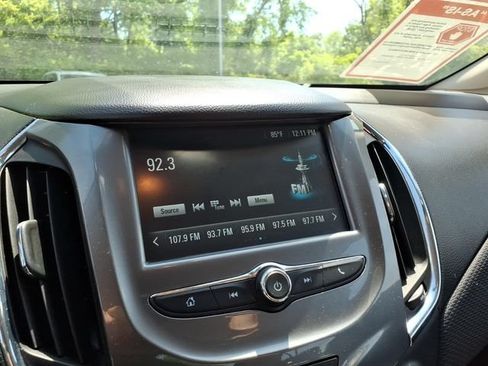 Used 2016 Chevrolet Cruze LT w/ Convenience Package FWD image 20