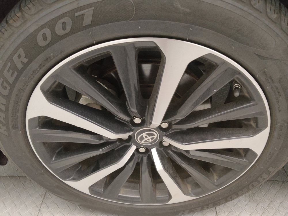 Used 2021 Toyota Highlander XSE FWD image 31