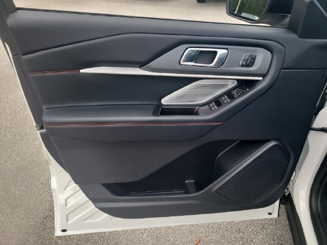 Used 2025 Ford Explorer ST w/ Sun And Sound Package AWD/4WD image 18