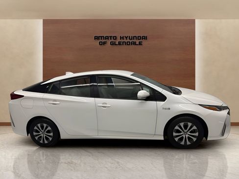 Used 2020 Toyota Prius Prime XLE FWD image 7