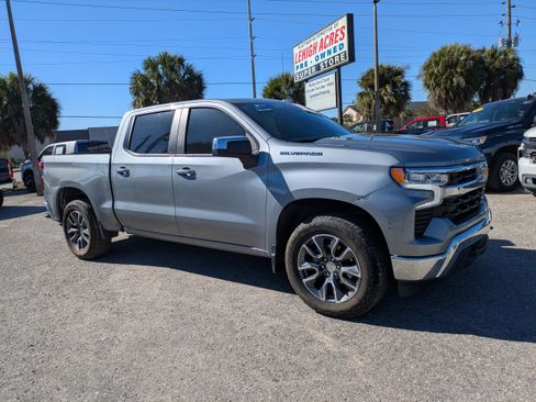 Used 2023 Chevrolet Silverado 1500 LT AWD/4WD image 2