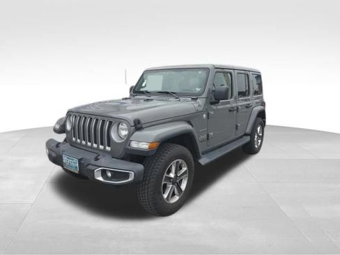 Used 2019 Jeep Wrangler Unlimited Sahara w/ Cold Weather Group AWD/4WD image 4