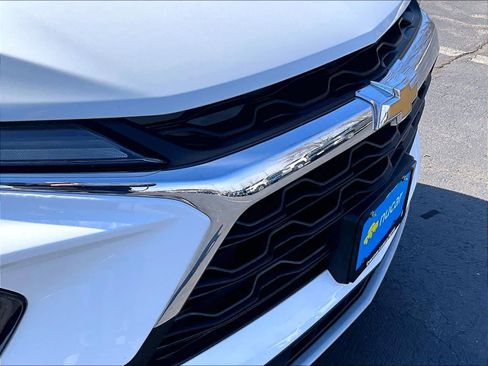 Used 2023 Chevrolet Blazer LT image 32