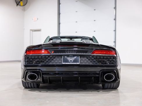 Used 2021 Audi R8 V10 w/ Premium Package image 5