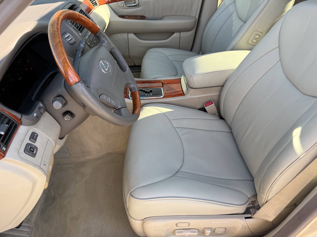 Used 2002 Lexus LS 430 RWD image 24