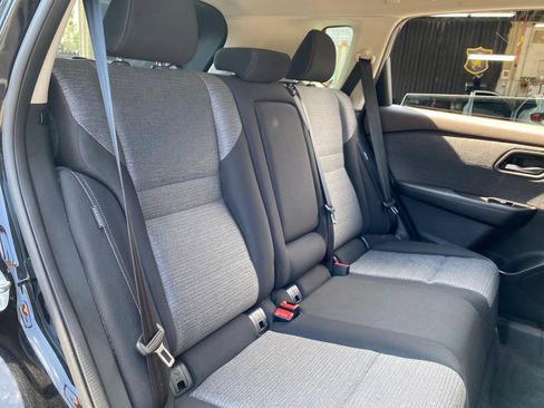 Used 2023 Nissan Rogue SV image 21