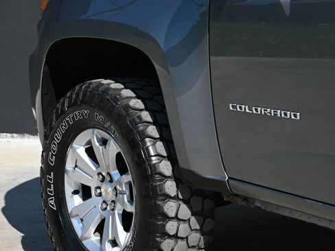 Used 2022 Chevrolet Colorado LT w/ Fleet Safety Package image 17