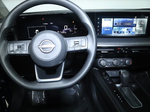 Certified 2025 Nissan Kicks SV AWD/4WD image 30