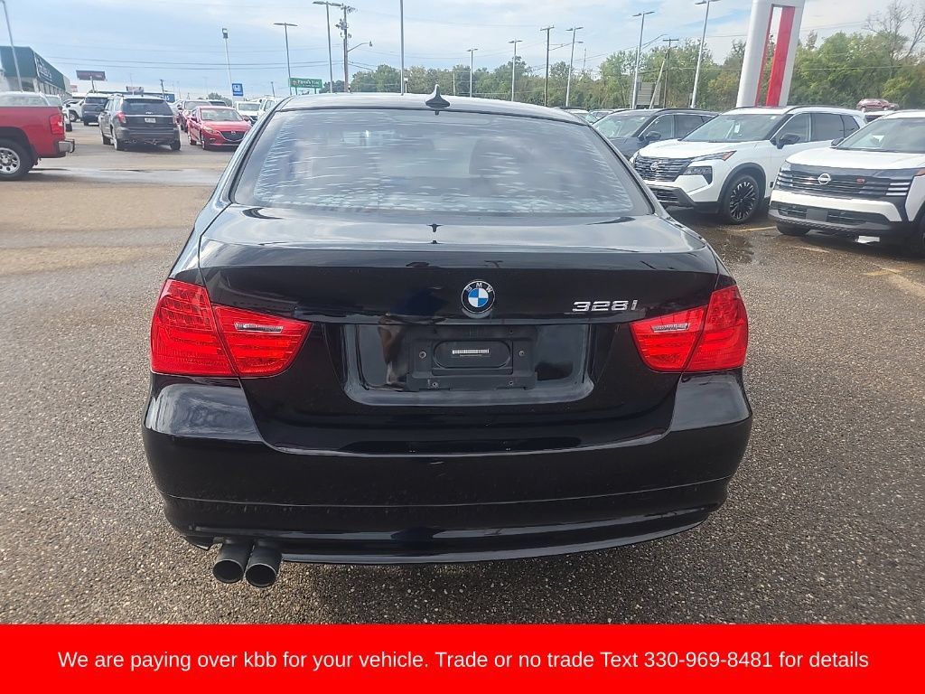 Used 2011 BMW 328i Sedan RWD image 6
