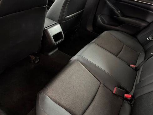 Used 2019 Honda Accord Sport image 4