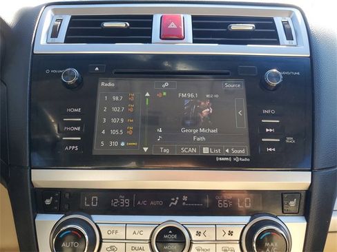 Used 2017 Subaru Outback 2.5i Premium image 30