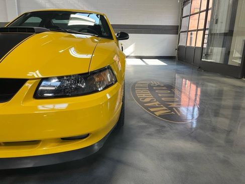 Used 2004 Ford Mustang Mach 1 RWD image 4