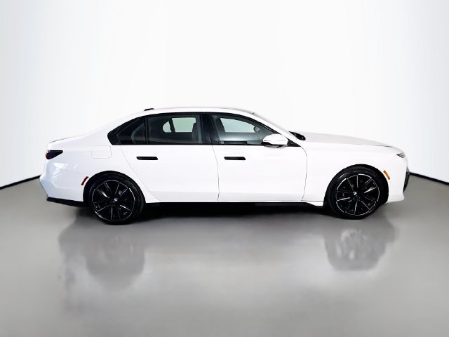 Used 2025 BMW i7 eDrive50 w/ M Sport Package RWD image 11