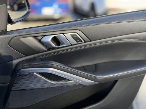 Used 2023 BMW X6 xDrive40i w/ M Sport Package image 37