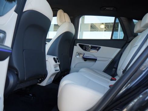 Used 2026 Mercedes-Benz GLC 300 image 29
