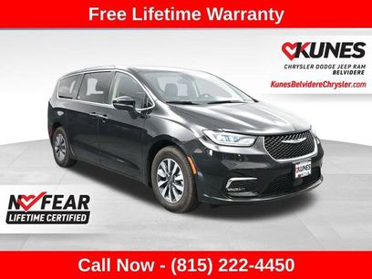 Used 2023 Chrysler Pacifica Touring-L