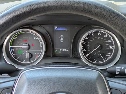 Used 2023 Toyota Camry LE image 10