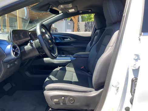 Used 2024 Chevrolet Equinox EV LT AWD/4WD image 13