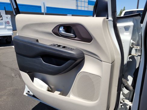 Used 2023 Chrysler Voyager LX FWD image 26