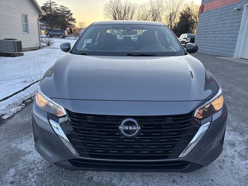 Used 2024 Nissan Sentra SV image 9