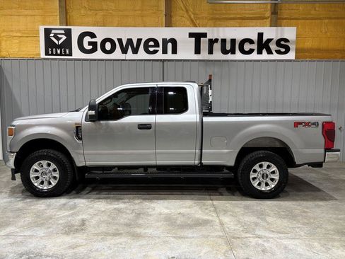 Used 2020 Ford F250 XLT w/ XLT Value Package AWD/4WD image 2