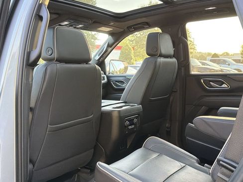 Used 2023 Chevrolet Tahoe Premier AWD/4WD image 12