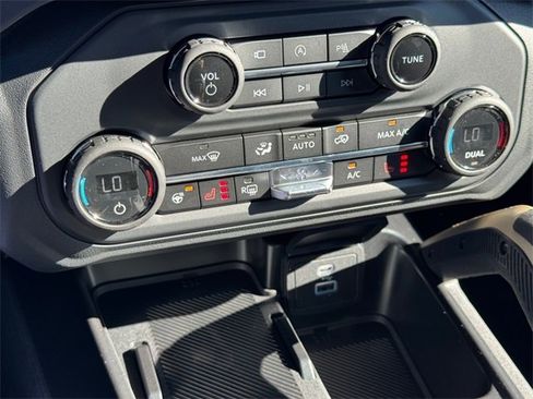 New 2025 Ford Bronco Badlands image 19