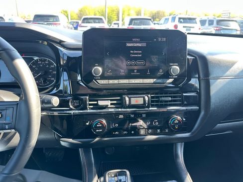 Used 2025 Nissan Pathfinder Rock Creek AWD/4WD image 22